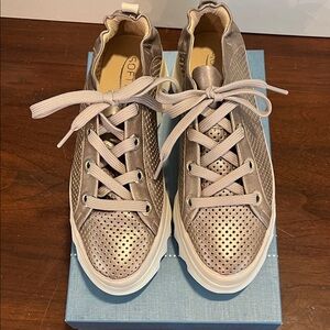 Softwaves Women's Metallic Taupe Sneakers